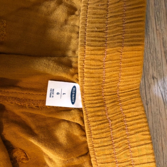 Linen Shorts - Picture 2 of 3